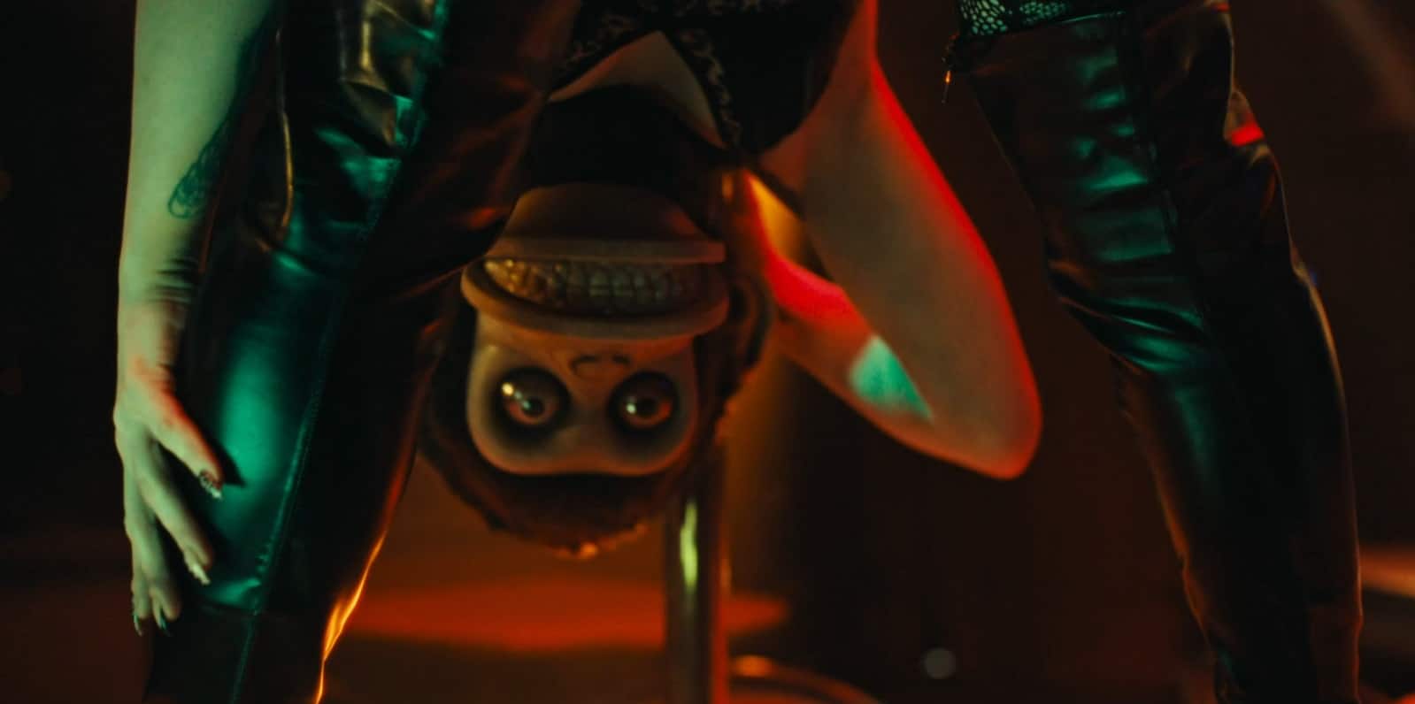 ¡Reseña: 'The Monkey' - ¡Espeluznante horror gore se abre paso hacia la grandeza!